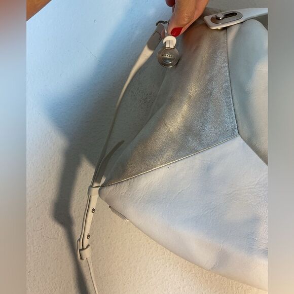 SKAGEN HANDBAG PURSE TAN WHITE SILVER SHOULDER LEATHER CAPSULE CASUAL EVERYDAY - Picture 2 of 12